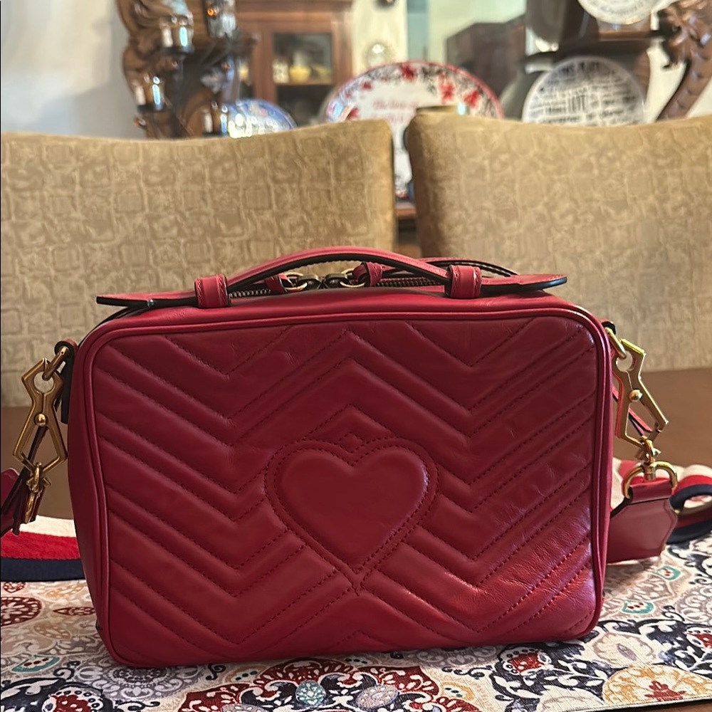 Gucci Red Crossbody Bag with Chevron Quilting - Picture 2 of 10